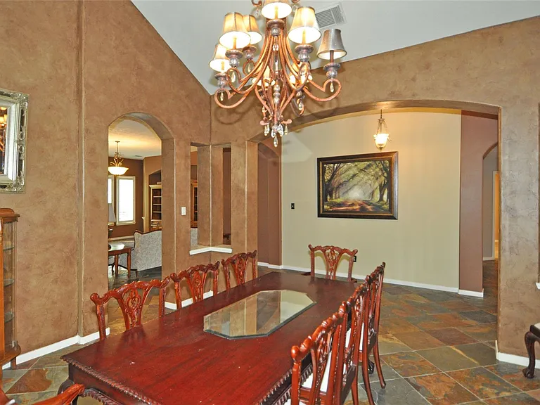 13607 Goldwater Ct — Photo 11