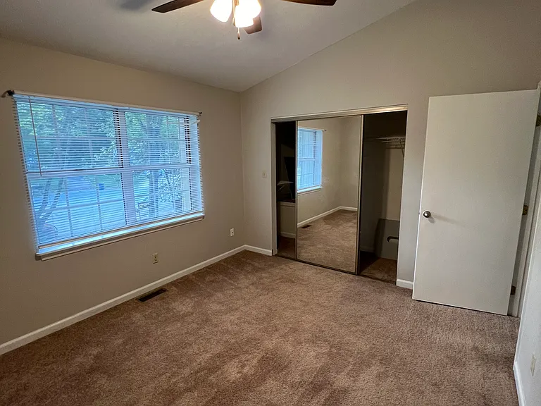 589 Holly Ct — Photo 9