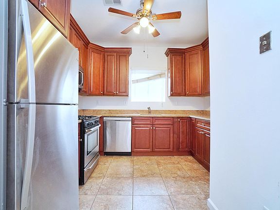 5th image of 18 Rockwell Ave #3A