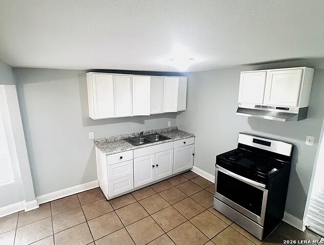 563 N San Horacio Ave — Photo 11