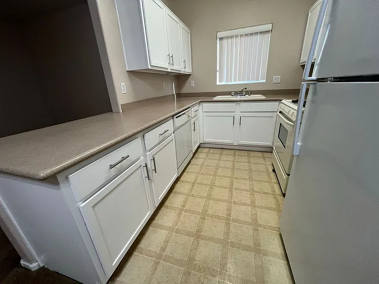 2291 W Horizon Ridge Pkwy #4222 — Photo 6