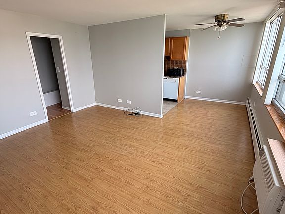 5th image of 6171 N Sheridan Rd APT 1507