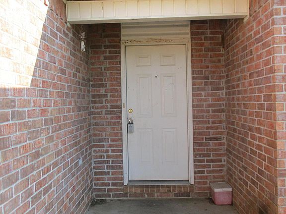 2nd image of 106 Walnut Ct