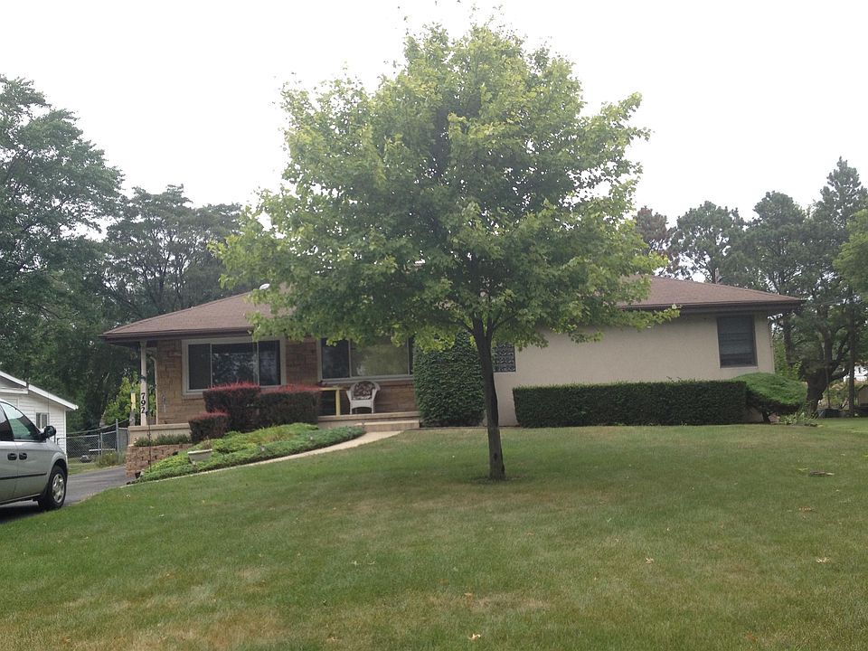 1st image of 792 W Lincoln Ln