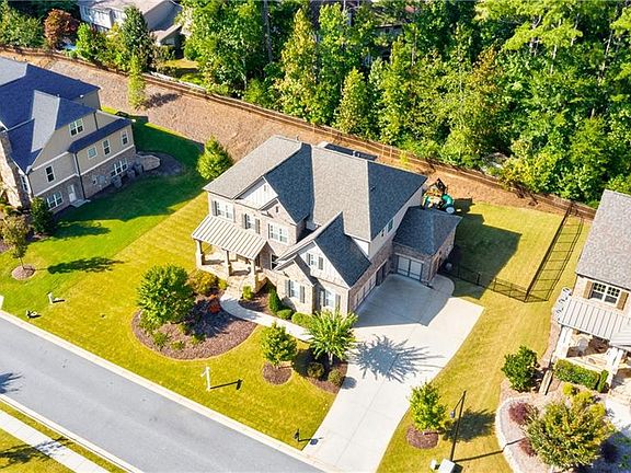 2nd image of 2977 Bellehurst Dr NE