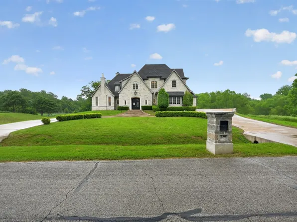 230 Oak Tree Dr, Waxahachie, TX 75165