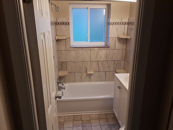5th image of 681 Babbitt Rd APT C4