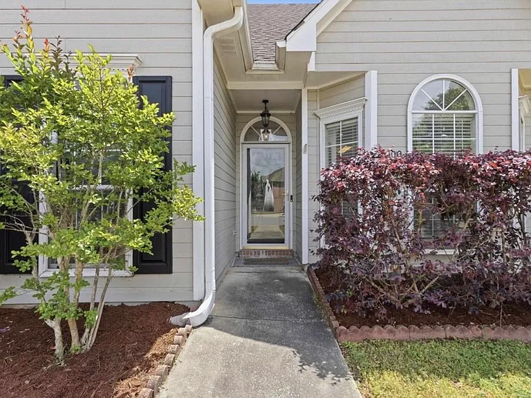 2300 Amberley Woods Trce — Photo 31
