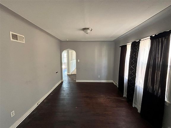 4th image of 8715 Annetta Ave
