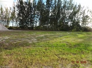 906 SW 23rd St, Cape Coral, FL 33991