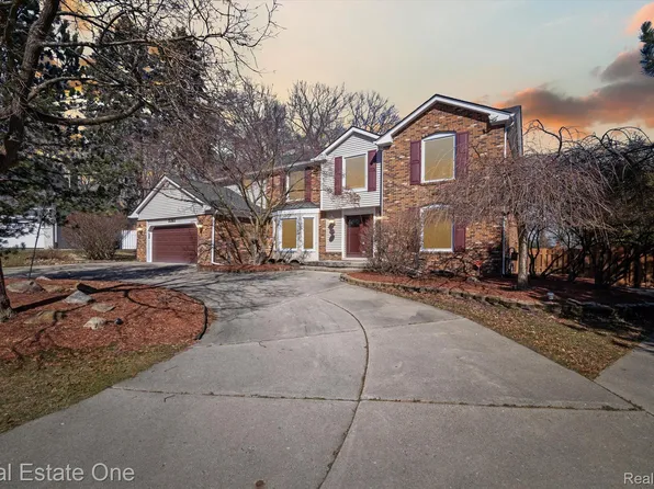 5363 High Court Way, West Bloomfield, MI 48323