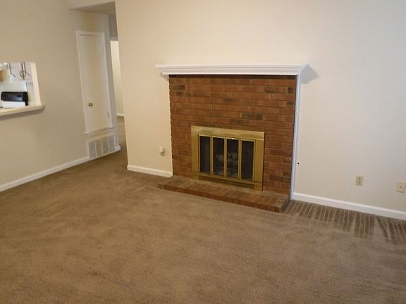 2nd image of 1623 Dexter Ln