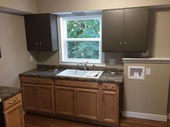 3rd image of 800 Homewood Dr