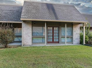 689 Lakewood Dr, Lake Charles, LA 70605