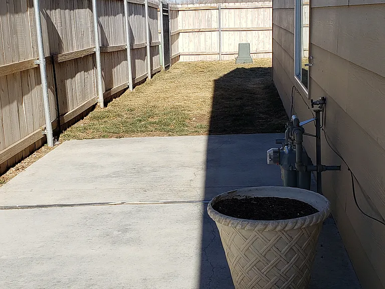 422 S Longbranch Dr — Photo 4