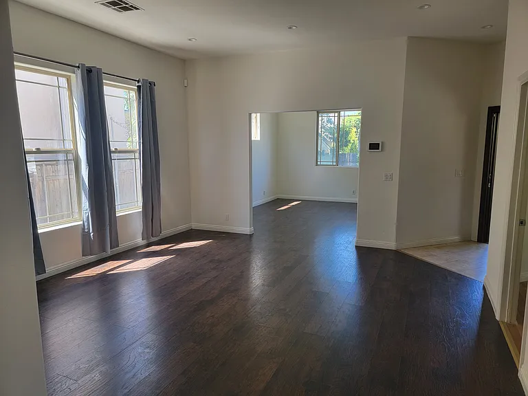 3716 Greenfield Ave — Photo 9