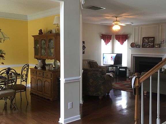 2nd image of 278 Glencoe Ln