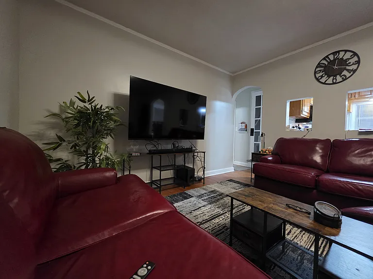 2731 Iowa St — Photo 7