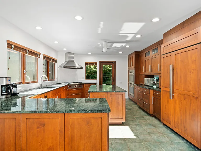 12 Coultes Ln — Photo 11