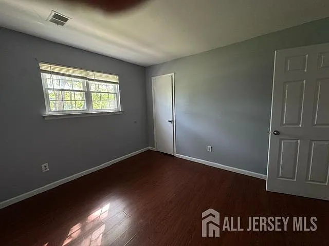 332 College Dr — Photo 5