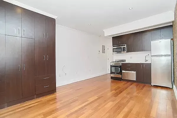 Rented by Living New York | media 7