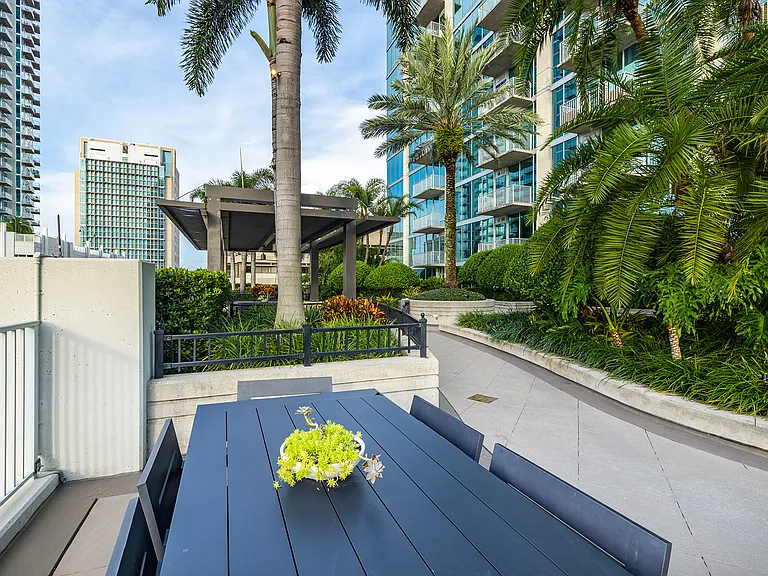 777 N Ashley Dr #2611-2611-2611 — Photo 35
