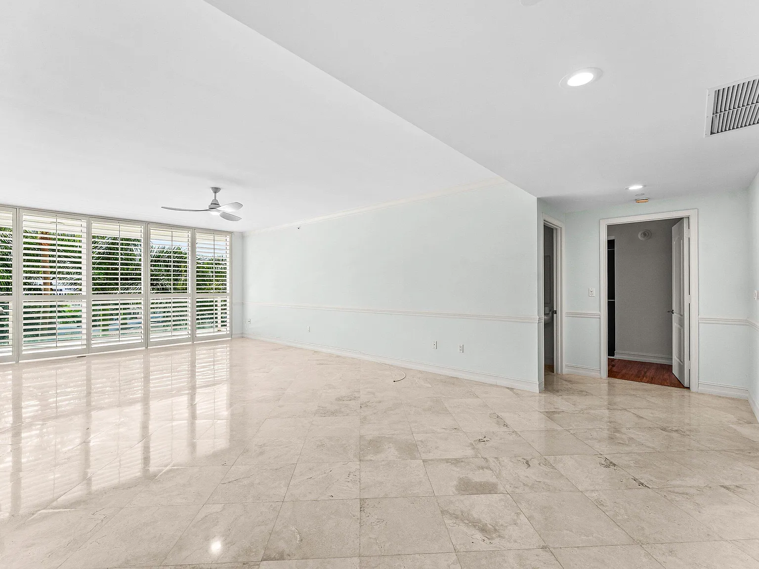2 bed, 2.5 bath, 1986 sqft, $7,500 — Photo 2