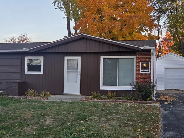 2238 E Linnhill Ln, Washington, IL 61571