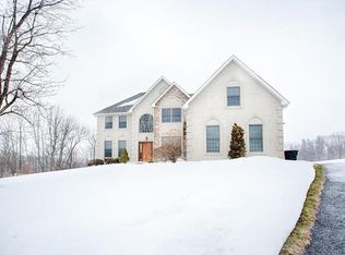 7575 Hillview Cir, Coopersburg, PA 18036