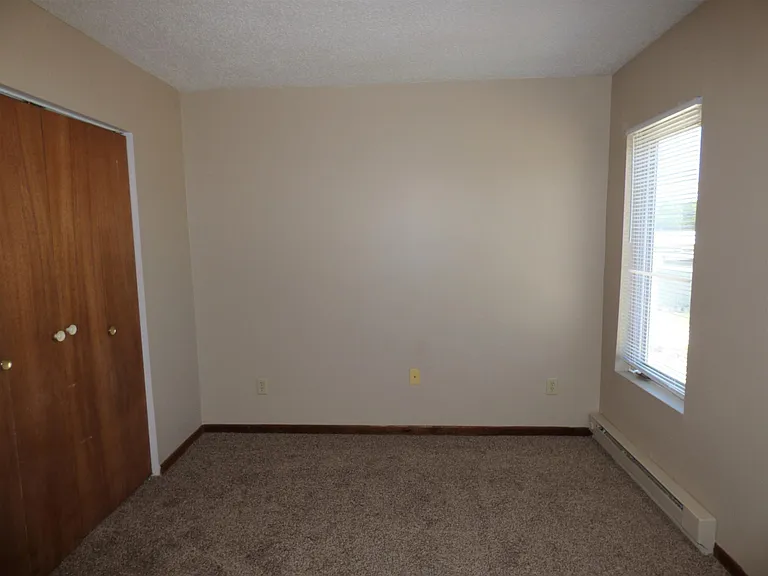 13 11th Ave NE #2 — Photo 8