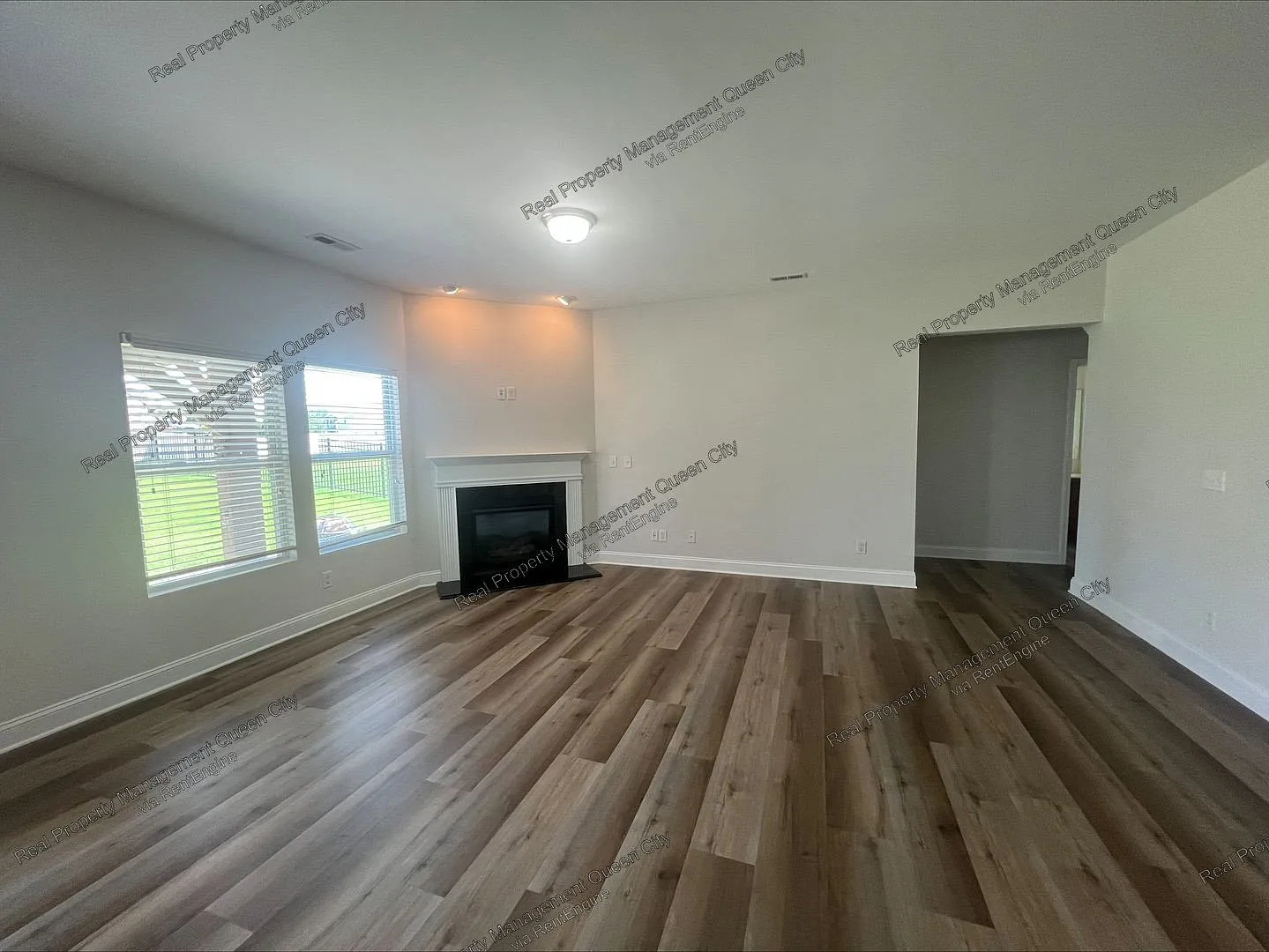 5 bed, 3.0 bath, 2747 sqft, $2,875 — Photo 4