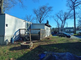 12 Oriole Dr, Chicopee, MA 01020