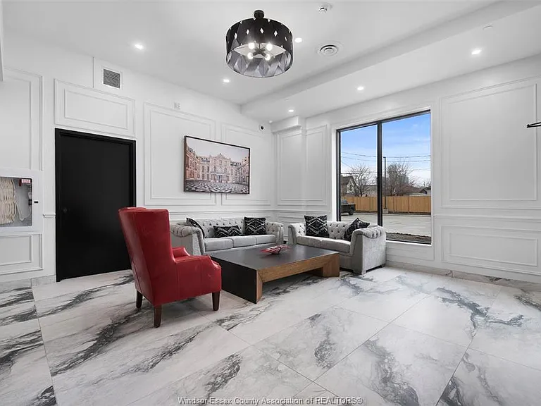 840 Wyandotte St E #208 — Photo 7