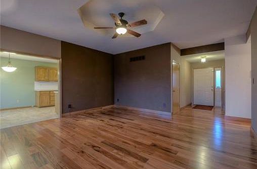 4th image of 4821 Raymond Ave