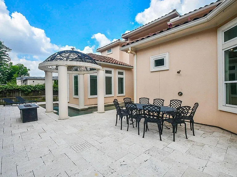 422 Mignon Ln — Photo 40