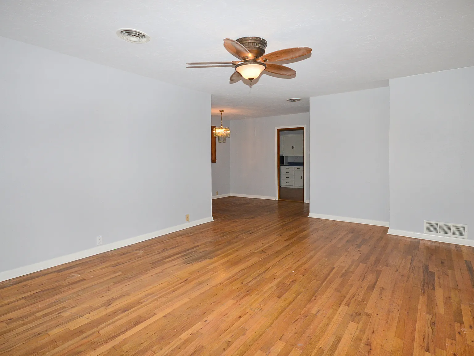 4 bed, 1469 sqft, $1,495 — Photo 3