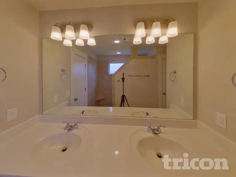 4822 Kingdom Dr — Photo 9