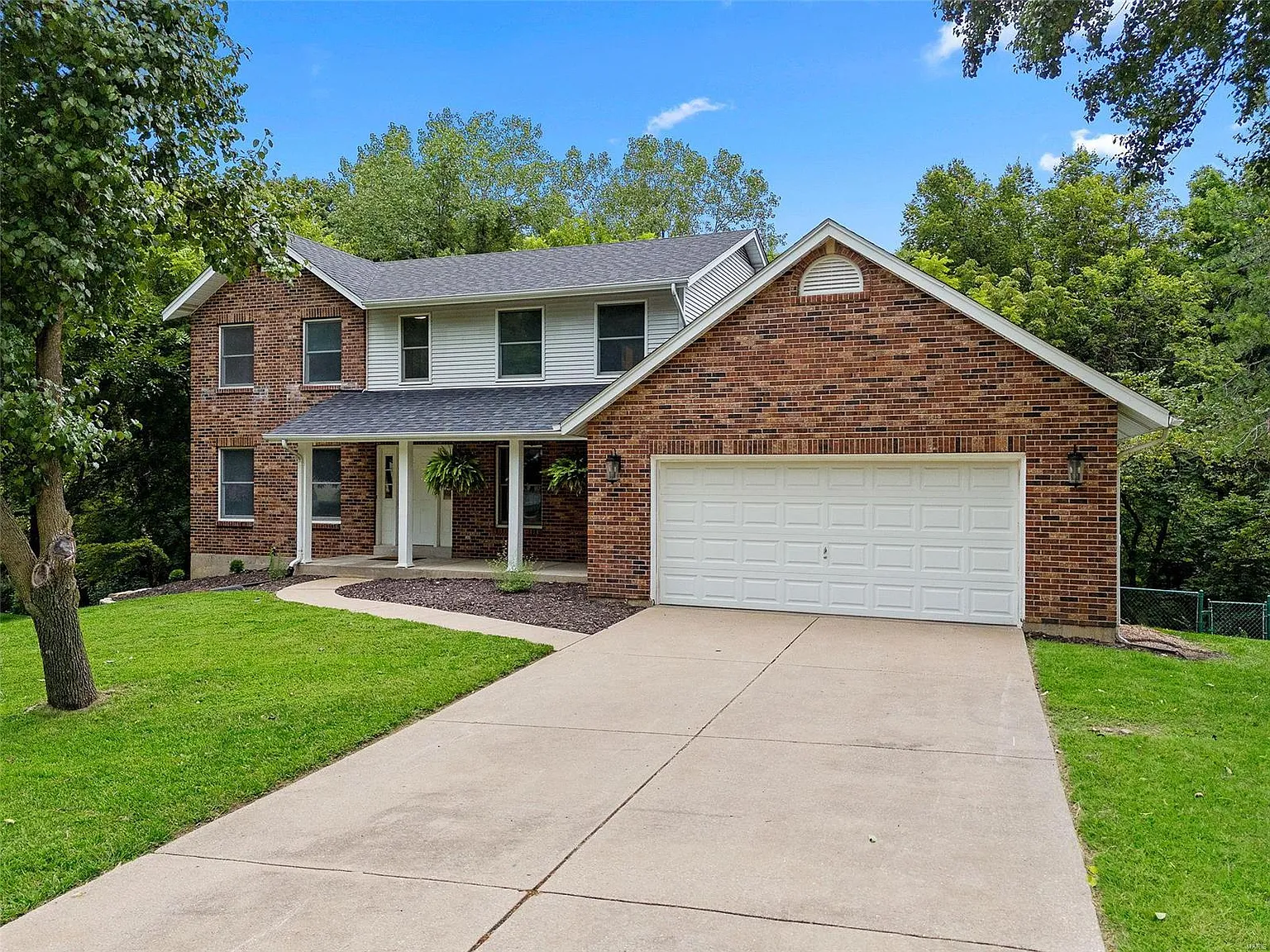 1033 Picardy Ln photo 1