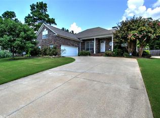 61 Ouachita Dr, Maumelle, AR 72113