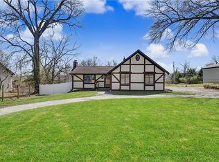 505 E 97th St, Kansas City, MO 64131