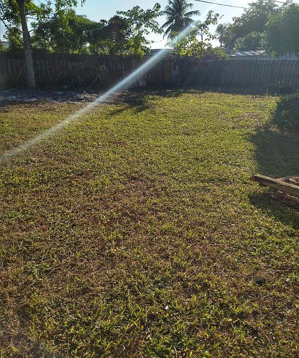 2nd image of 5560 Purdy Ln