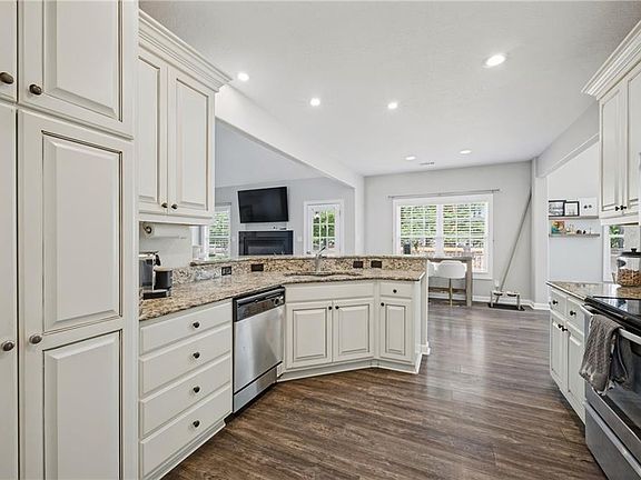 5th image of 1732 Mount Airy Ct