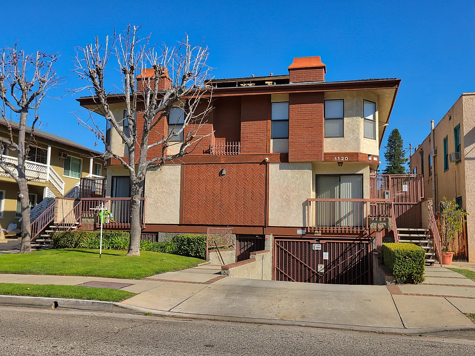 1120 N Maryland Ave #8