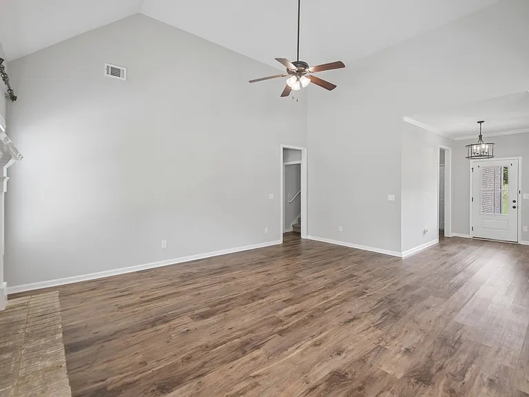 1121 Birchwood Dr — Photo 20