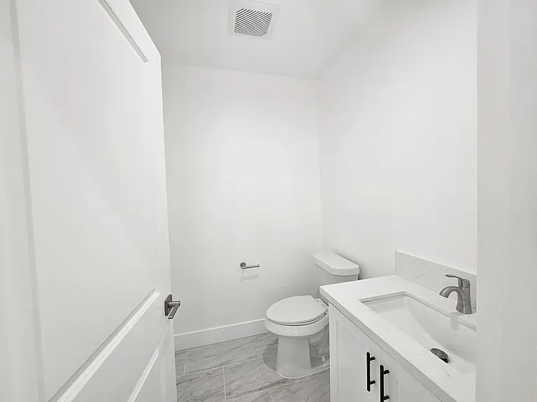 1626 W 205th St — Photo 7