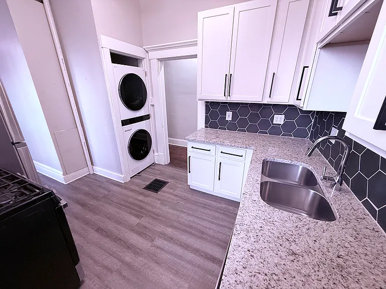 248 S 18th St — Photo 5