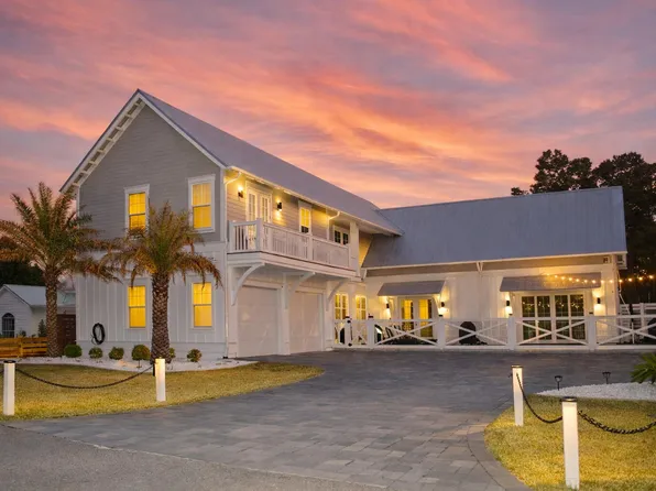 54 Vicki St, Santa Rosa Beach, FL 32459
