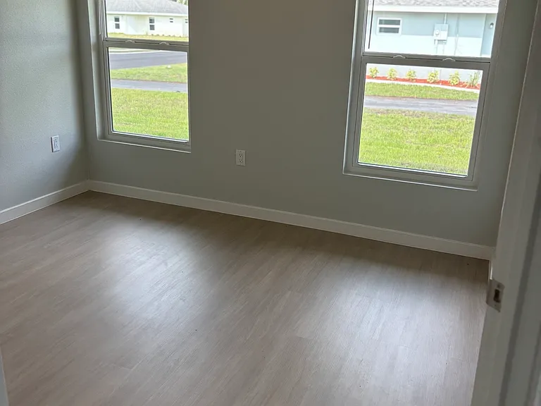 Sandcastle Pines Apartments — Photo 15