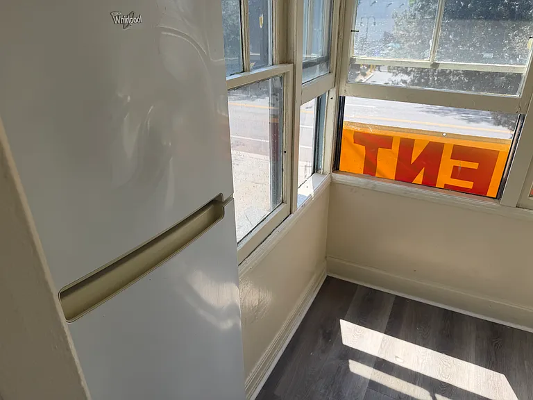 833 N Orange Grove Blvd #1 — Photo 3