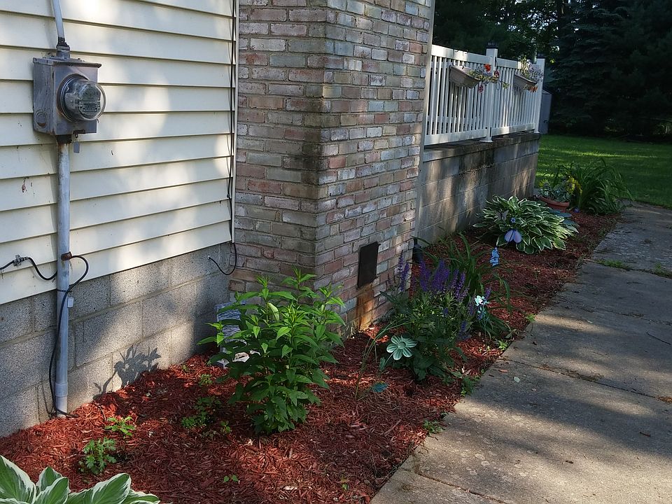 2nd image of 40 W Caston Rd